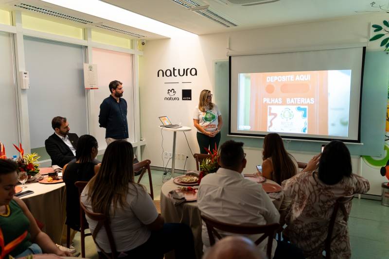A prefeita Luziane Solon recebeu a comissão de deputados federais da COP-30, destacando a honra de receber a visita em seu município.