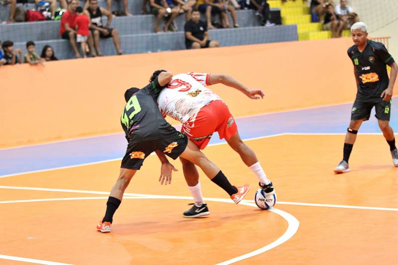 O suor e a garra de um time que se entrega em quadra em busca da vitória!