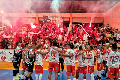 notícia: Semifinais do Futsal Série A 2025 arrastam grande público e movimentam o Nagibão