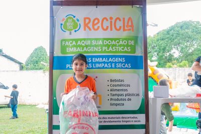 notícia: Alunos da EMEIF Mara Begot trocam recicláveis por diversão no “Recicle e Brinque” edição de Carnaval