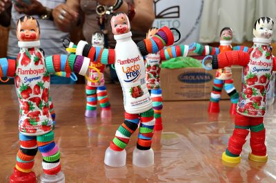 notícia: Sala Verde sediou oficina de confecção de peças usando materiais reaproveitáveis