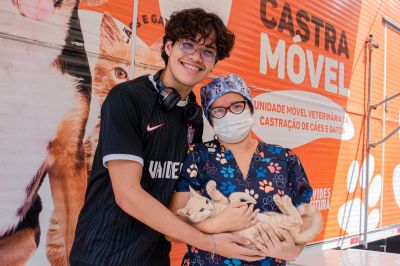 notícia: Prefeitura de Benevides realiza ação do Castramóvel no bairro Centro