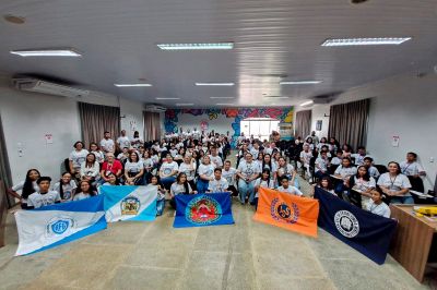 notícia: Educação e sustentabilidade: alunos de Benevides protagonizam Conferência Municipal Infantojuvenil pelo Meio Ambiente