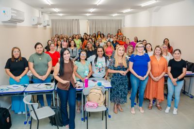notícia: Educadores participam de Curso de Especialização em Docência na Educação Infantil