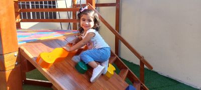 notícia: Criança feliz e muita animação na aula inaugural do Anexo do CMEI Berço da Liberdade 