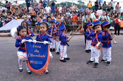 notícia: Desfile escolar na sede de Benevides mantém a tradição cívica de homenagem à Pátria