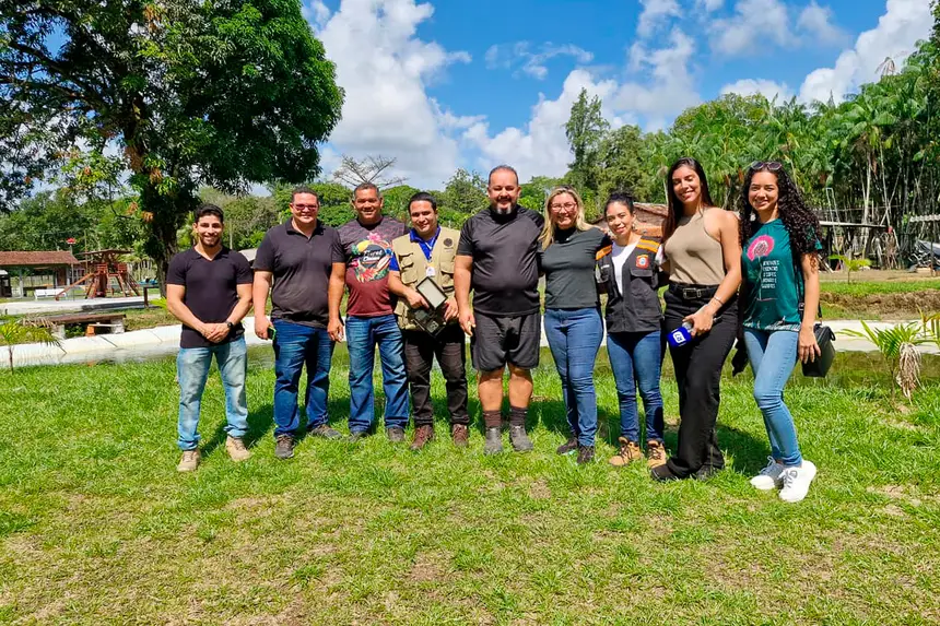Bastidores da reportagem especial da TV Record - Record News sobre o potencial turístico e econômico de Benevides gravada no último dia 14 de Julho em diversos pontos do município.

O especial irá ao ar (em breve) na TV Record Belém e na Record News <div class='credito_fotos'>Foto: Márcio Souza &nbsp;&nbsp;|&nbsp;&nbsp; <a href='/midias/2026/originais/20260714134922-GF00009476-F00119773.webp' download><i class='fa-solid fa-download'></i> Download</a></div>